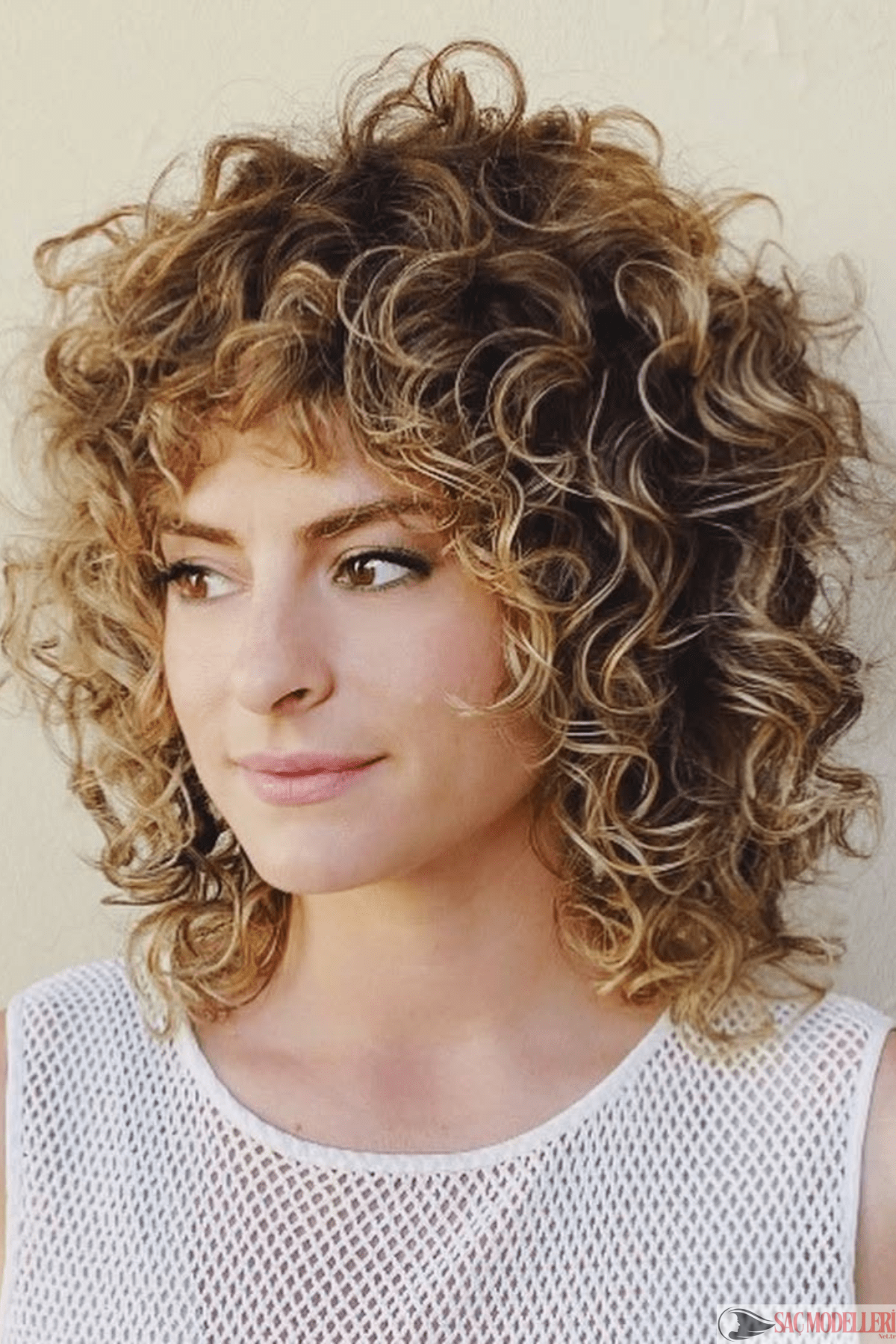 Kısa ve Vahşi Shag Saç Kesimi Modelleri